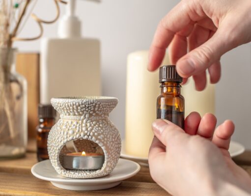 AROMACOLOGIA ȘI AROMATERAPIA