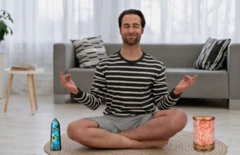 MEDITAȚIE DE PURIFICARE CU ULEI ETERIC DE SMIRNĂ ȘI CRISTAL DE LABRADORIT